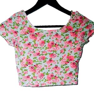 🟪 H&M Women's xS floral pink and white short sleeve cropped top